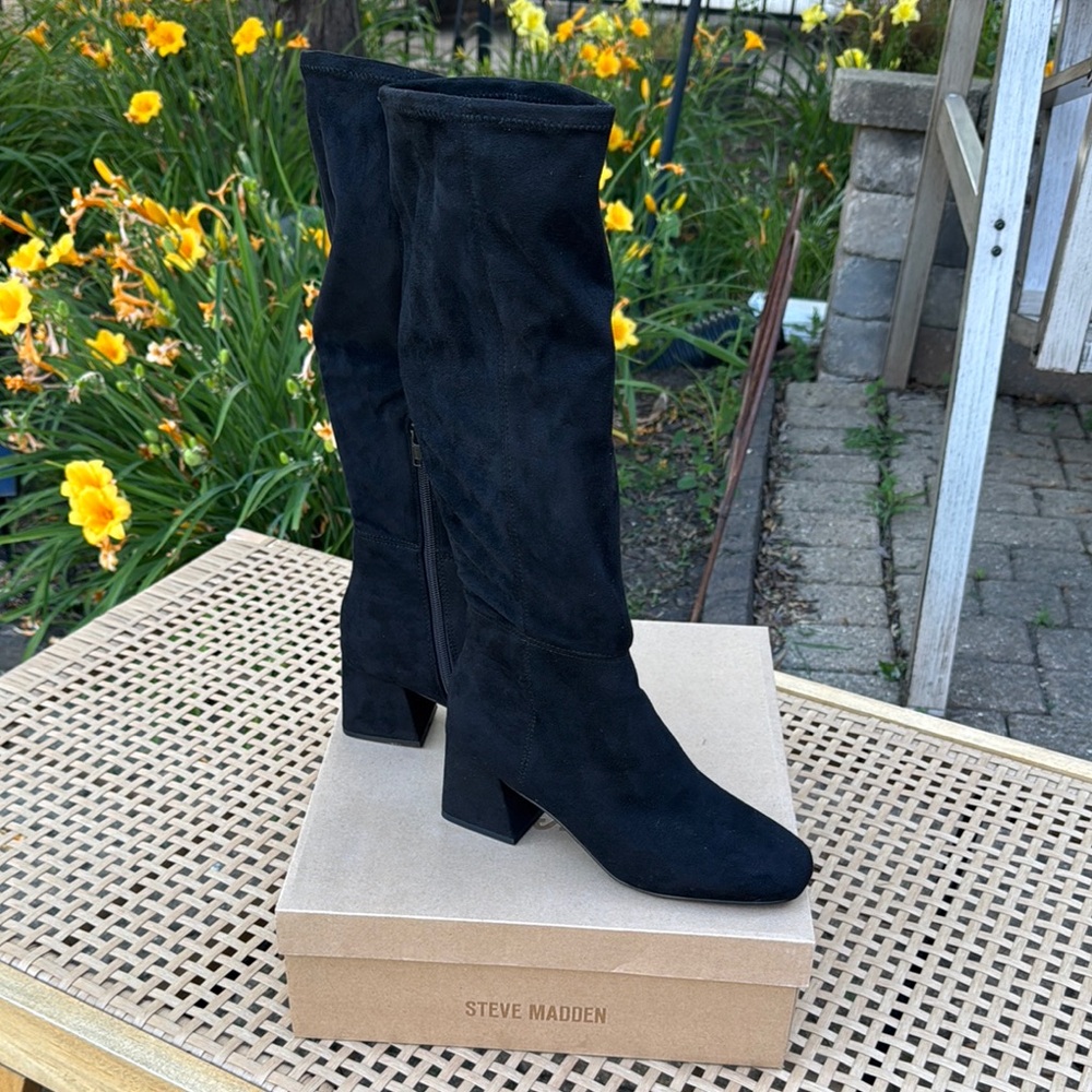 Steve Madden Black Heeled Boots Sleek Suede Design